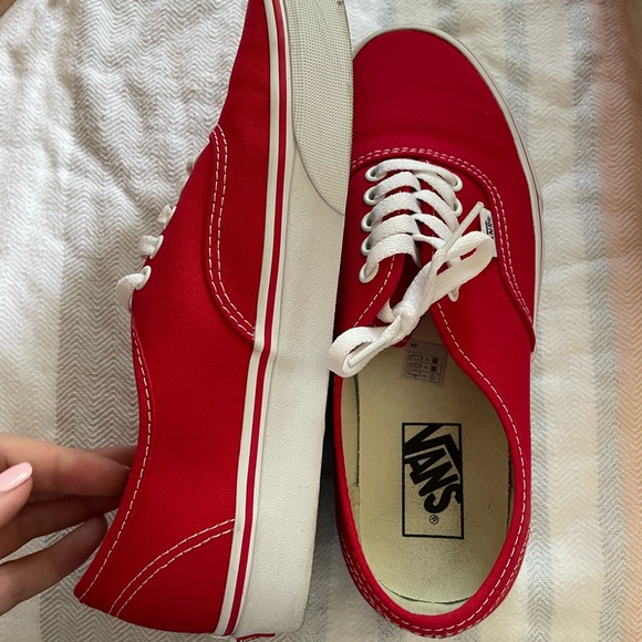 Red vans - Picture 2 of 4